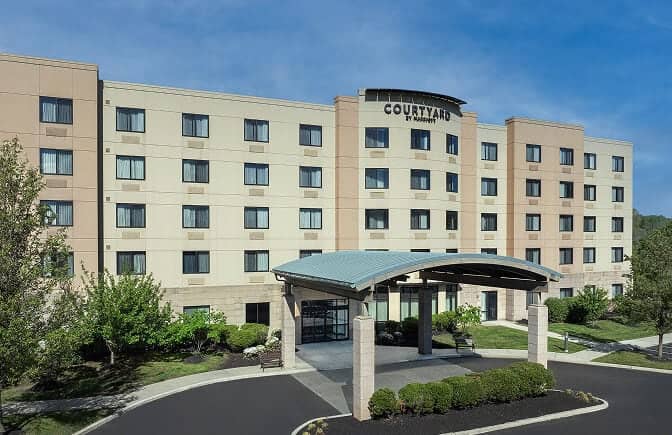 Exterior view of Courtyard by Marriott