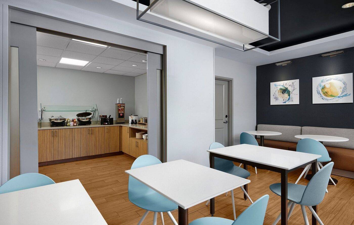 breakfast area buffet