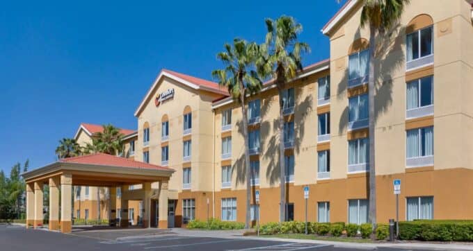 Comfort Inn & Suites Orlando North