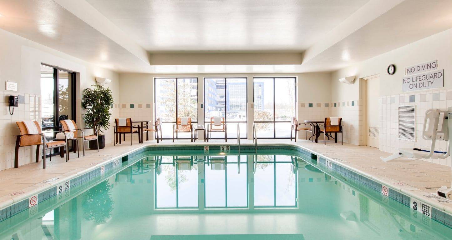Swimming pool at Courtyard Philadelphia Great Valley/Malvern