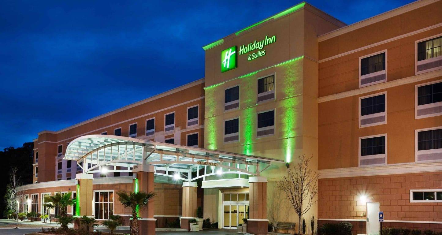 Exterior view of Holiday Inn & Suites Beaufort