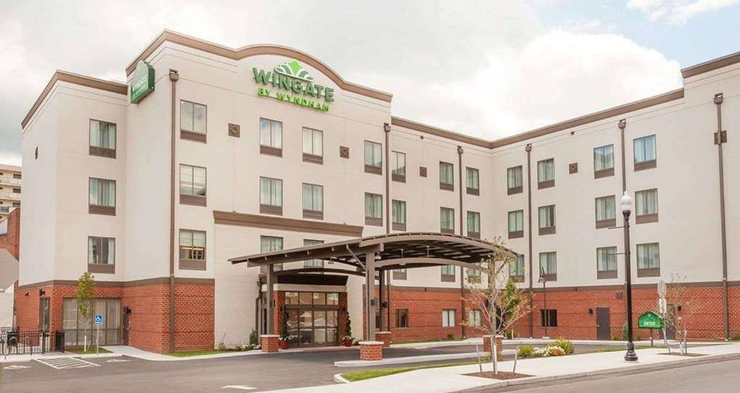 Exterior view of Wingate Altoona & Tōst