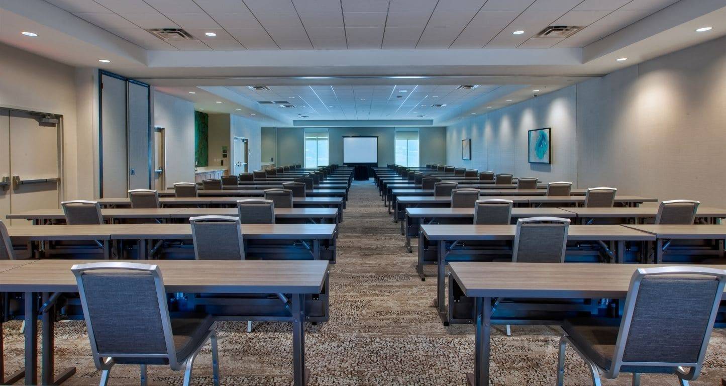 A meeting room at Hilton Garden Inn Columbus Easton