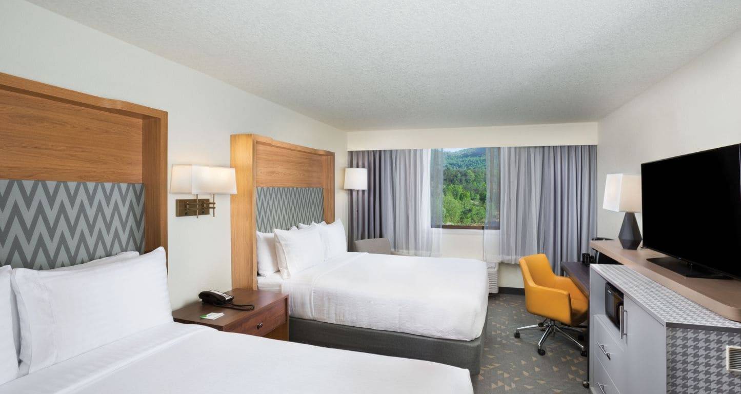 Queen suite at Holiday Inn Asheville East