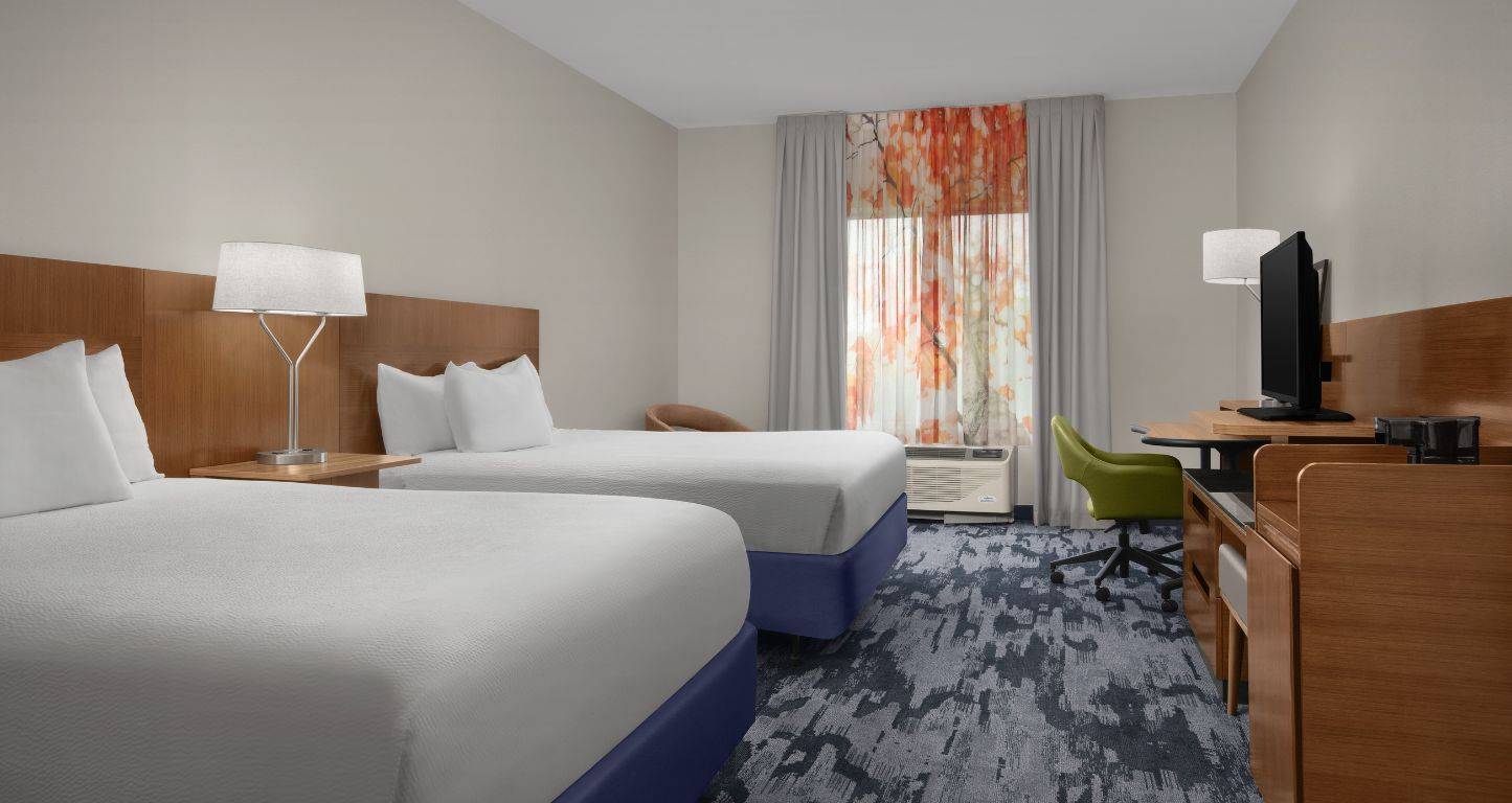 A guest room at a hotel in Wilmington New Castle