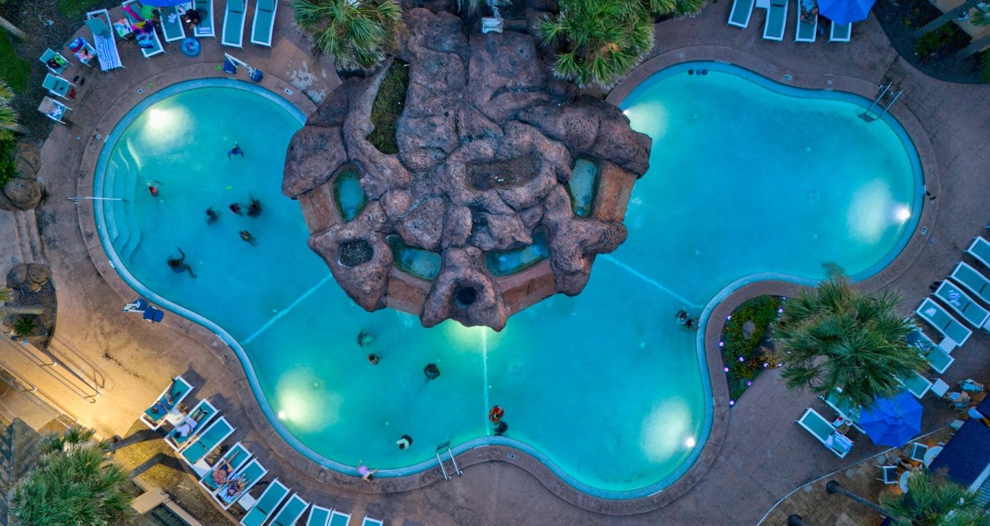Outdoor pool at Hampton Inn Jacksonville Beach/Oceanfront & Tides BG