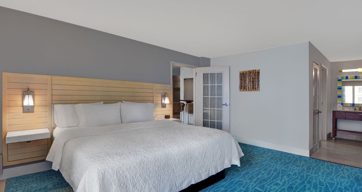 King suite at Hampton Inn Jacksonville Beach/Oceanfront & Tides BG