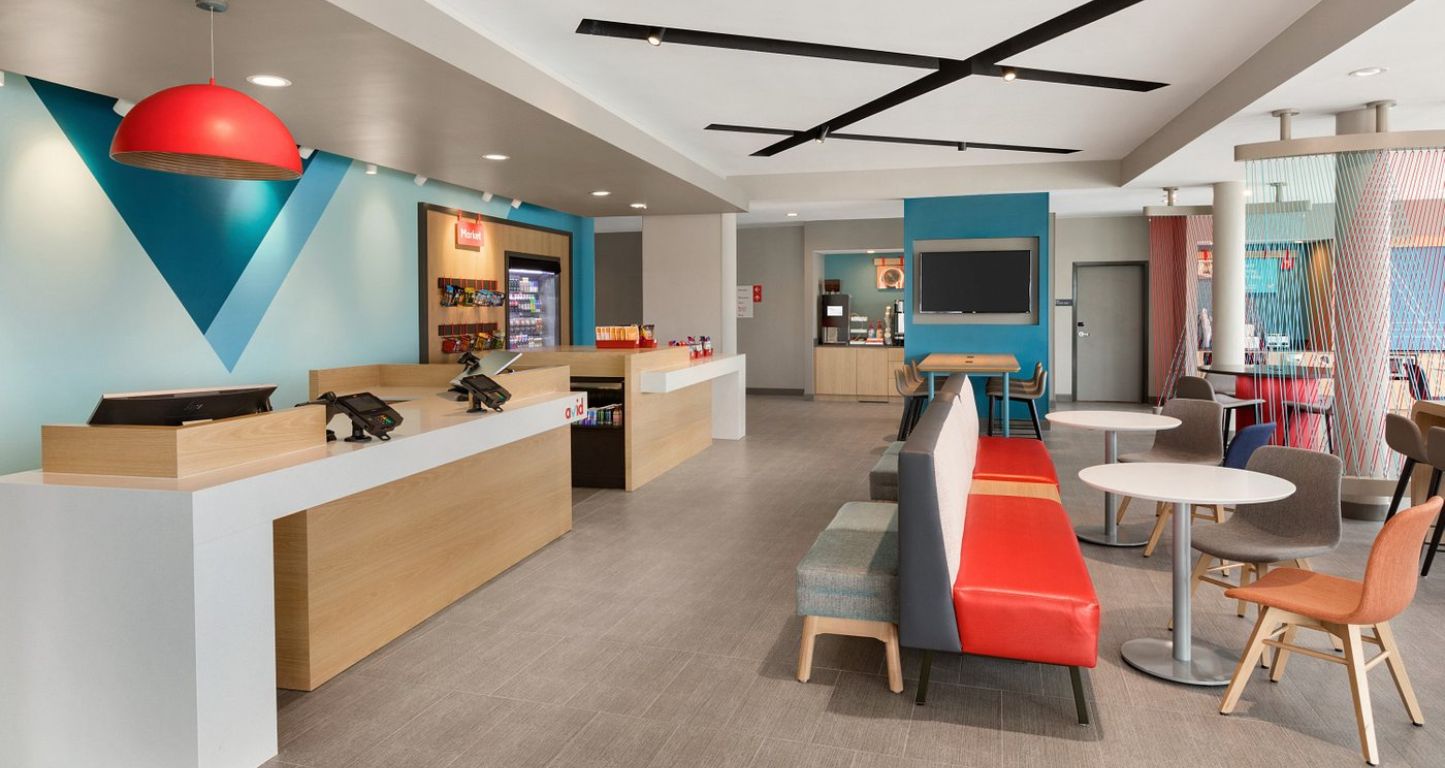 The lobby at the Avid hotel in Richmond, VA