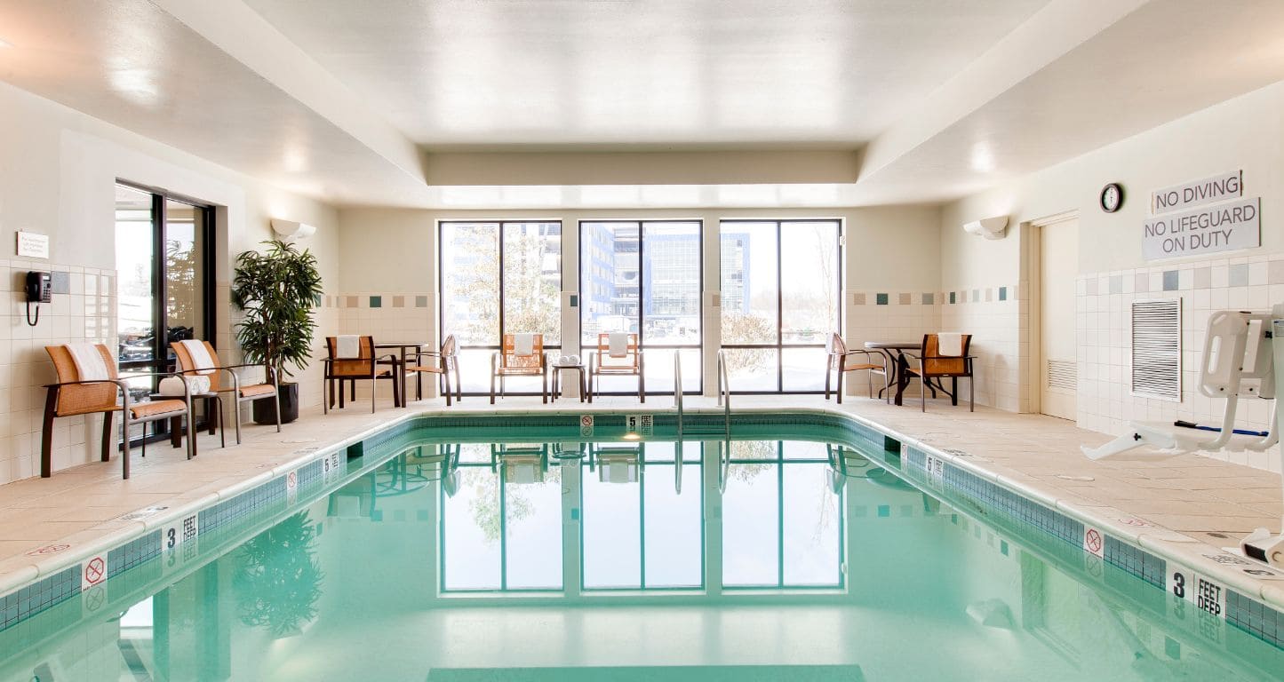 Swimming pool at Courtyard Philadelphia Great Valley/Malvern