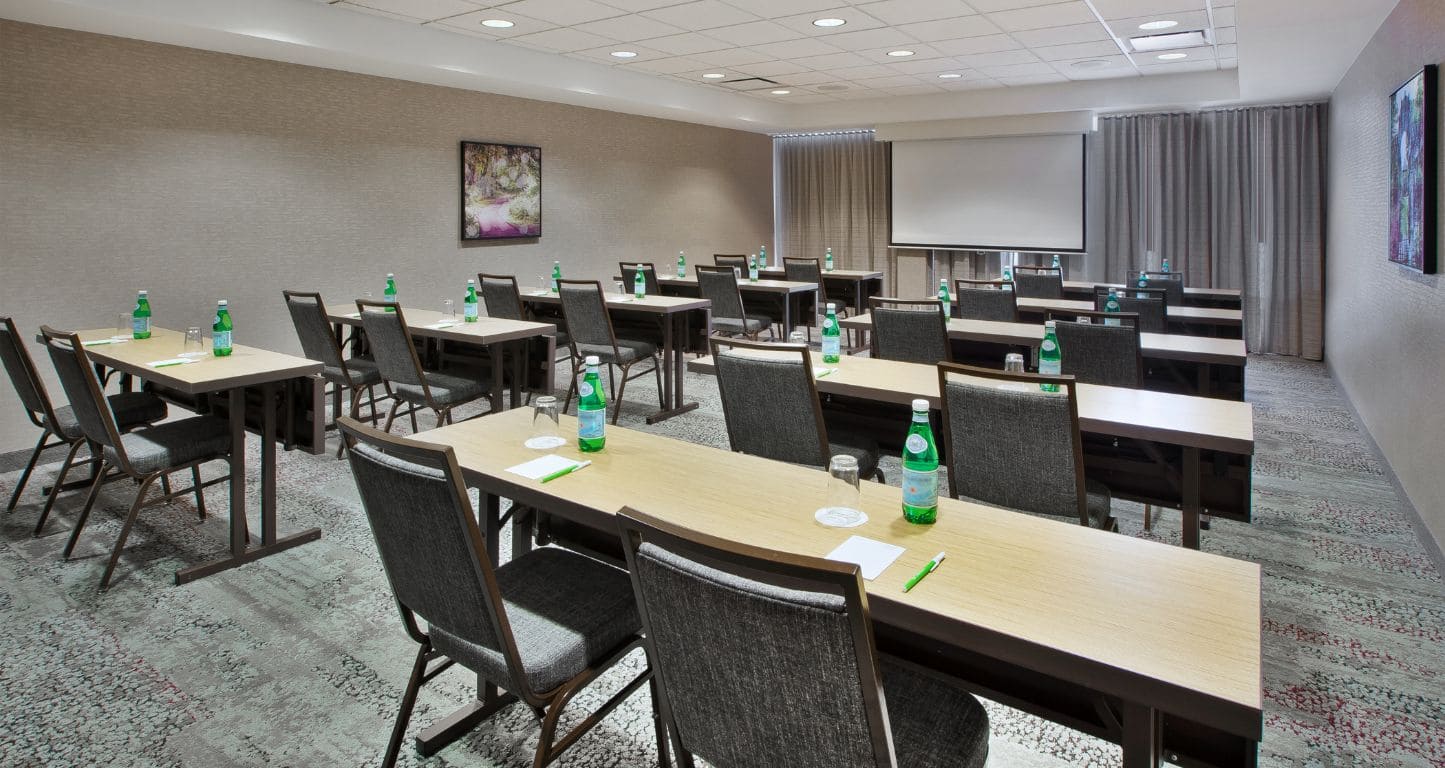 The meeting room at Courtyard Somerset