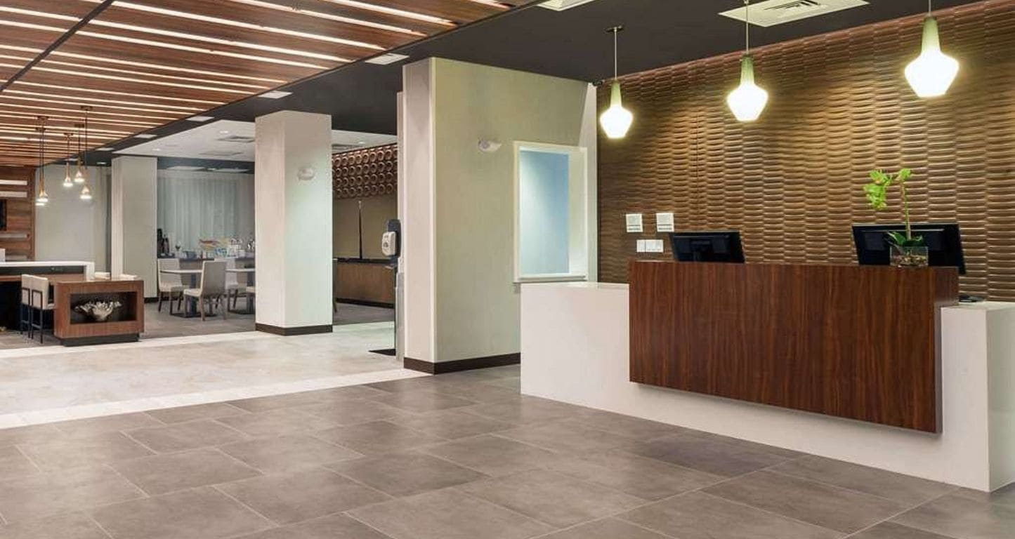 Lobby at Wingate Altoona & Tōst