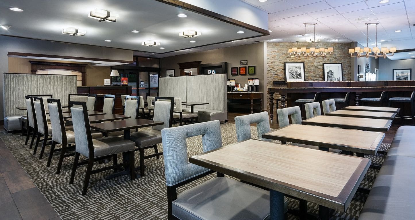 Dining room at Hampton Inn Pittsburgh